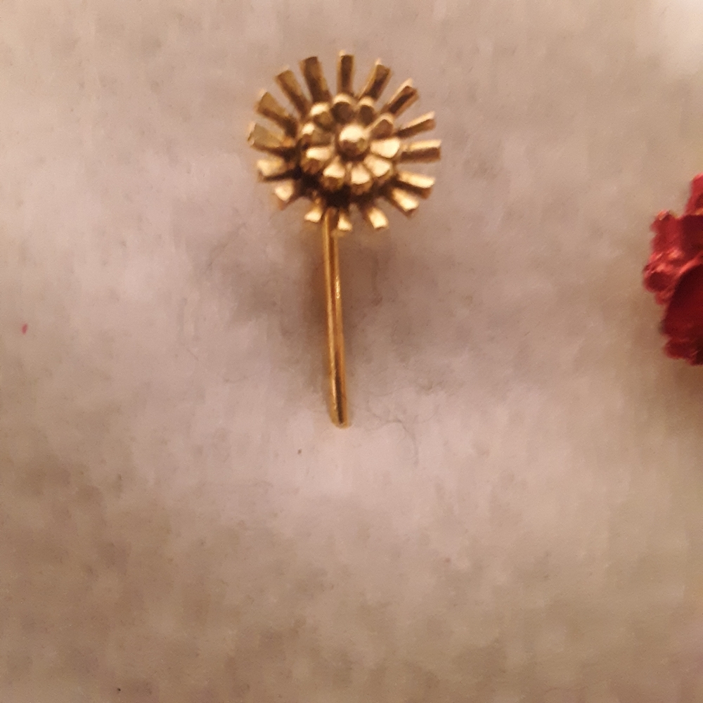 4 stick pins - Picture 3 of 6